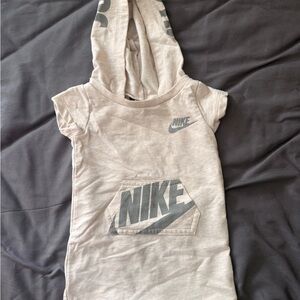Nike Kids Short-Sleeve Hooded Top in Light Beige with Gray Logos